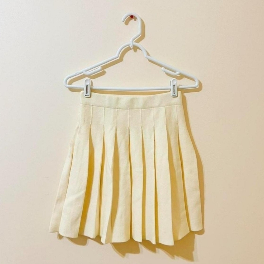 NWOT Cream White Thick Pleated A-line Sweater Skirt